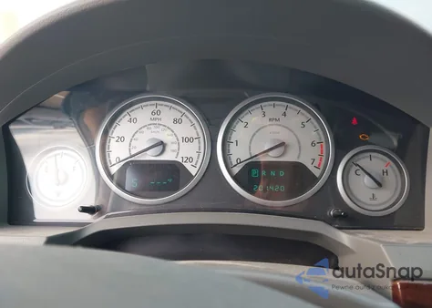 2010 Chrysler Town & Country Touring from USA, damaged, VIN 2A4RR5D14AR495169